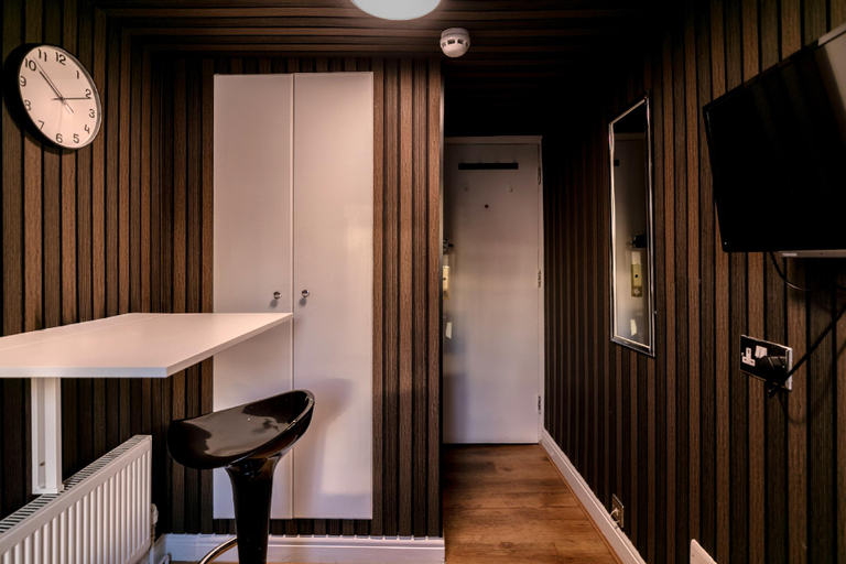 Others 4, The Savers Hotel by PLI, London