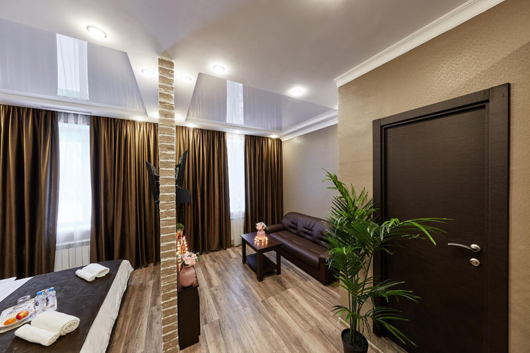 Others 3, Moshotel Profsoyuznaya, Western