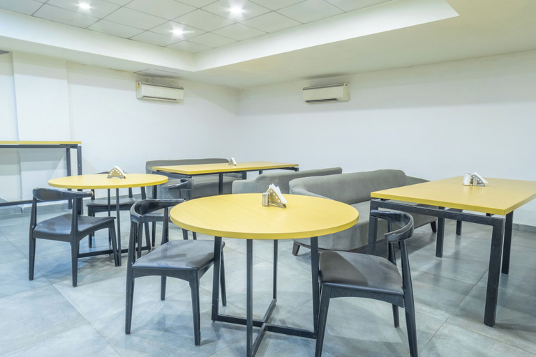 Food & Drinks 3, Housr Sector 57 Gurgaon Near Golf Course Extension, Gurgaon