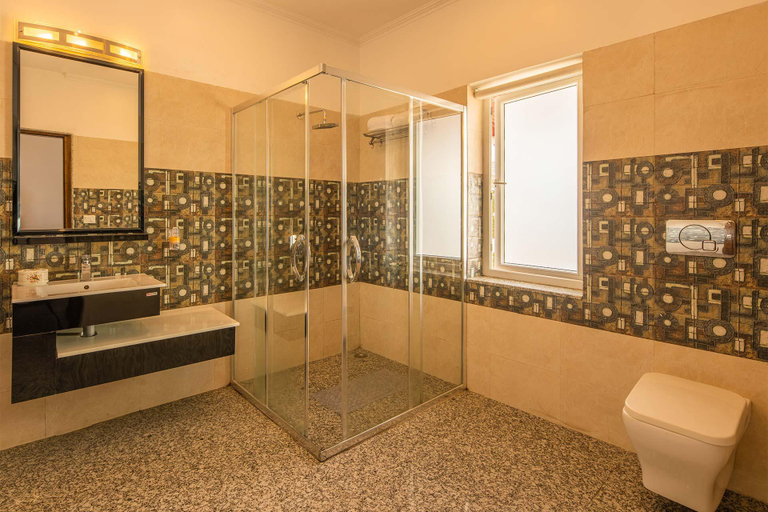 Bathroom 3, StayVista at Albert Estate, Dehradun