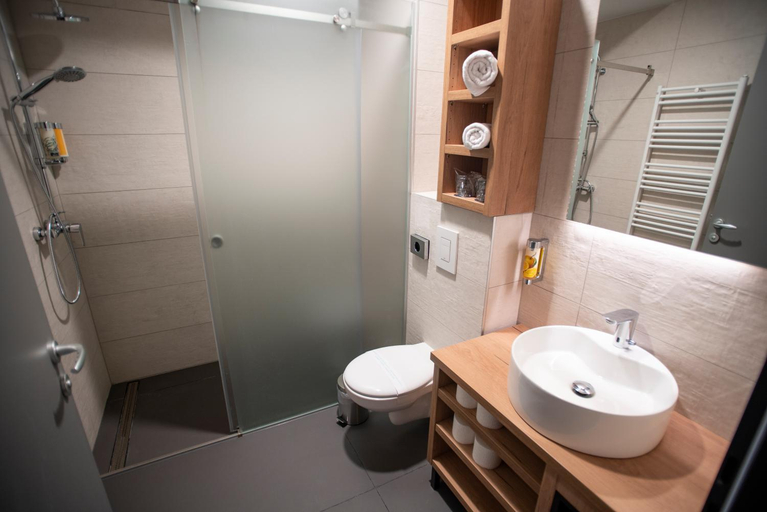 Bathroom 3, Akademis CUT Zabok, Zabok