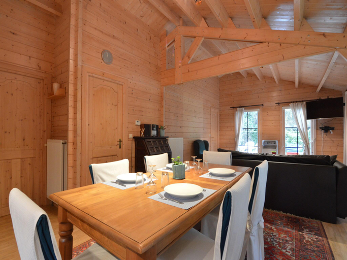 Others 5, Peaceful Chalet Retreat, Antwerpen