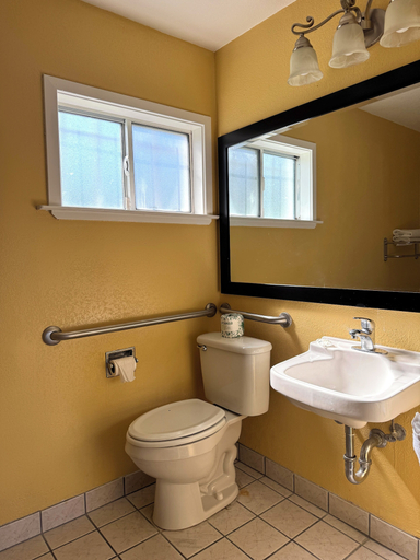 Bathroom 4, Quality Inn Ukiah, Mendocino