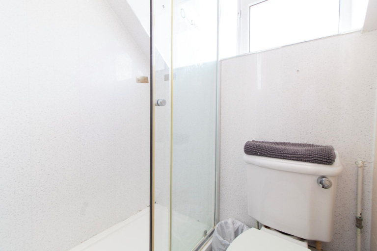 Bathroom 5, Brookvale Guest House Room 5, Southampton