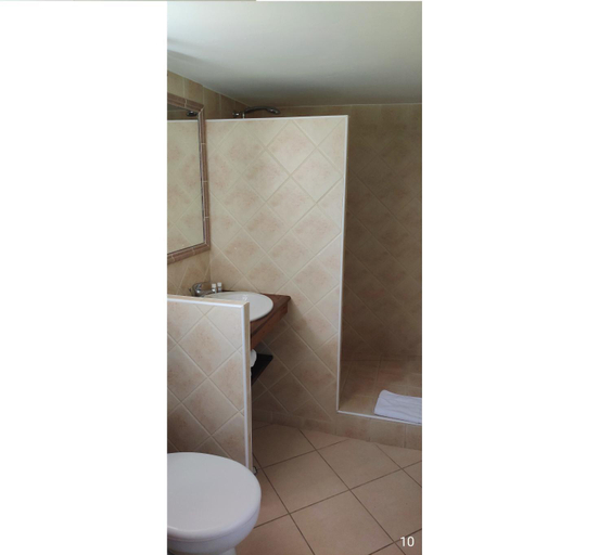 Bathroom 3, Hotel et Restaurant Le Manoir - Echangeur A7-A9 - 24h-24h, Vaucluse