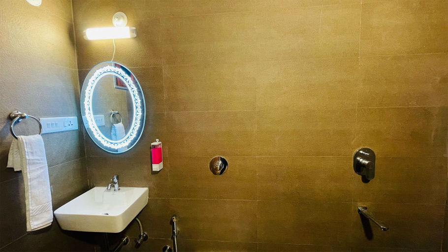 Bathroom 4, Monteria Village, Raigarh