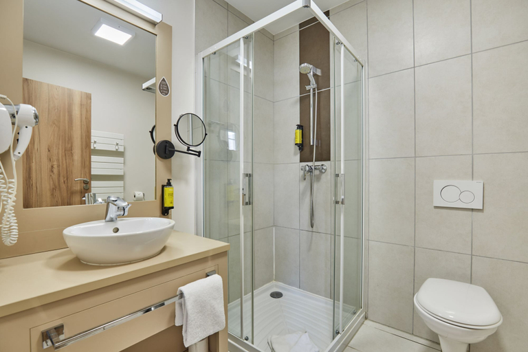 Bathroom 4, Appart'hôtel Odalys City - Dijon Centre Les Cordeliers, Côte-d'Or