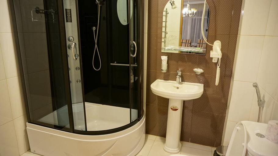 Bathroom 3, Hotel Complex "Grand Hotel", Karachayevskiy rayon