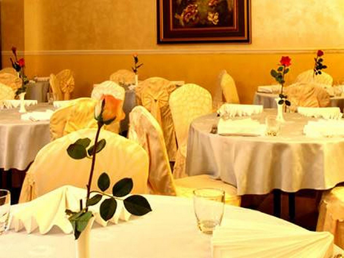 Food & Drinks 4, Chelsea Hotel - Central Business District, AbujaMun