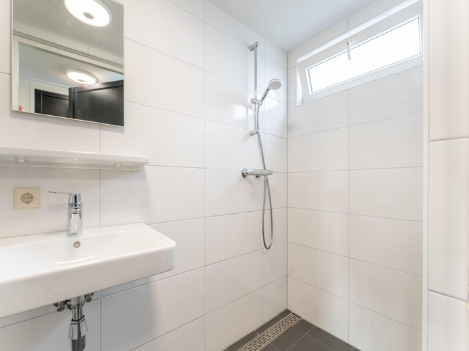 Others 5, Holiday Home in Silvolde with Hot Tub, Wisch