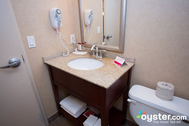 Bathroom 3, Ramada by Wyndham Niagara Falls/Fallsview, Niagara