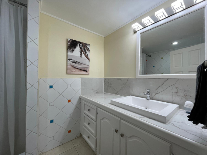 Bathroom 4, Villa Becune