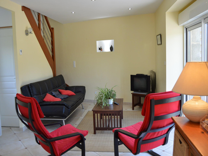 Others 5, Peaceful Stay near Lake, Manche