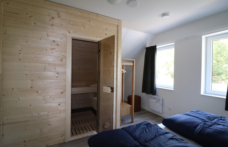 Spa treatment, Holiday Home by Lake Beach Simonshaven, Bernisse