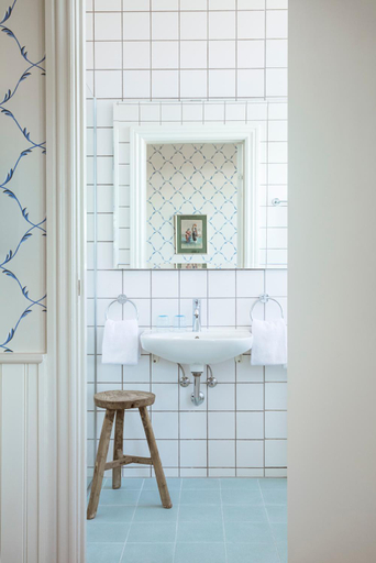 Bathroom 2, Hotel Bretagne, Helsingør