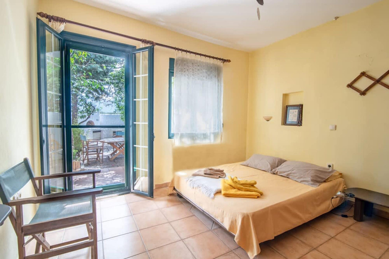 Room 5, Seafront Agrilis Escape - Serenity and Views, Peloponnese