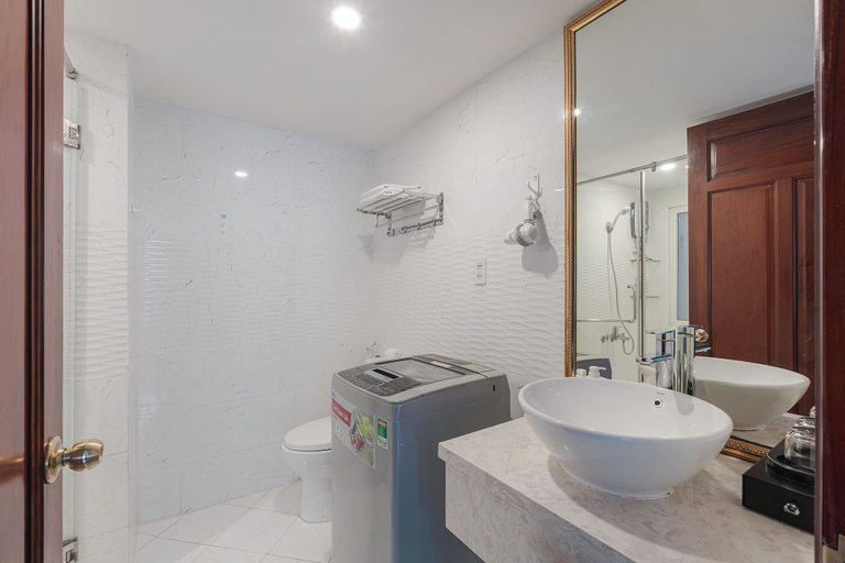 Bathroom 5, Grace Apartment 3, Phú Nhuận