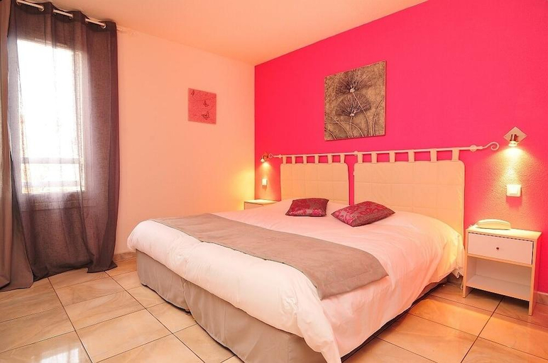 Bedroom 2, Logis Hotel Les Grenadines, Hérault