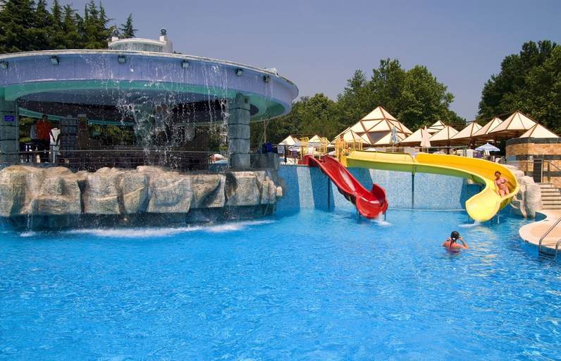 Pool 5, Magnolia, Balchik