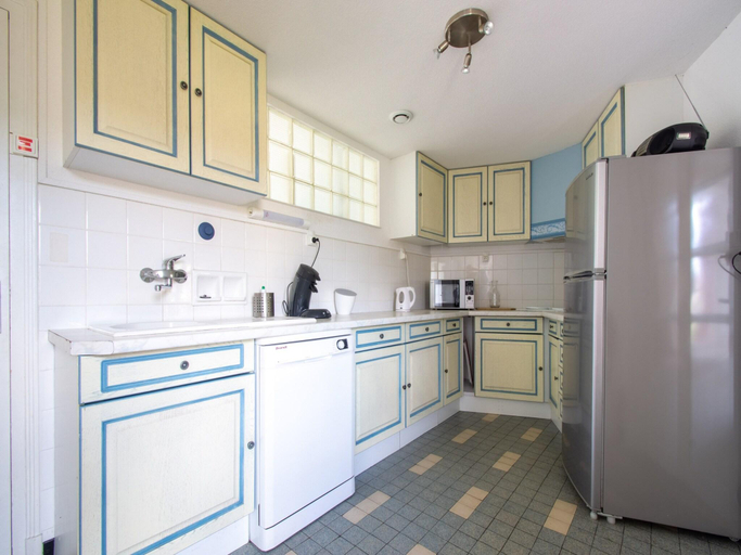 Others 5, Holiday Home in Herisson near Lake, Allier