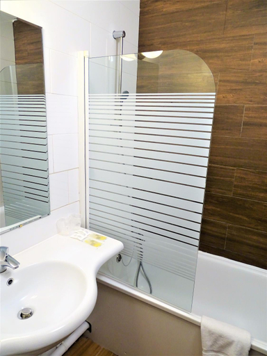 Bathroom 4, Euro Hotel Paris Creteil Metro, Val-de-Marne