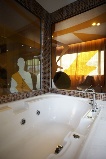 Bathroom 4, Hotel Re Pearl's Hill, Singapore