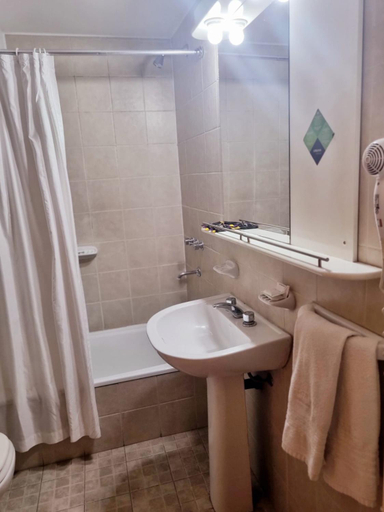 Bathroom 3, Urbana Class Hotel, Capital