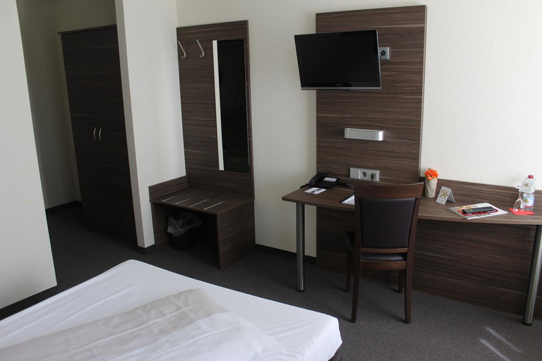 Bedroom 3, Hotel Weissach Am Neuenbuhl, Böblingen