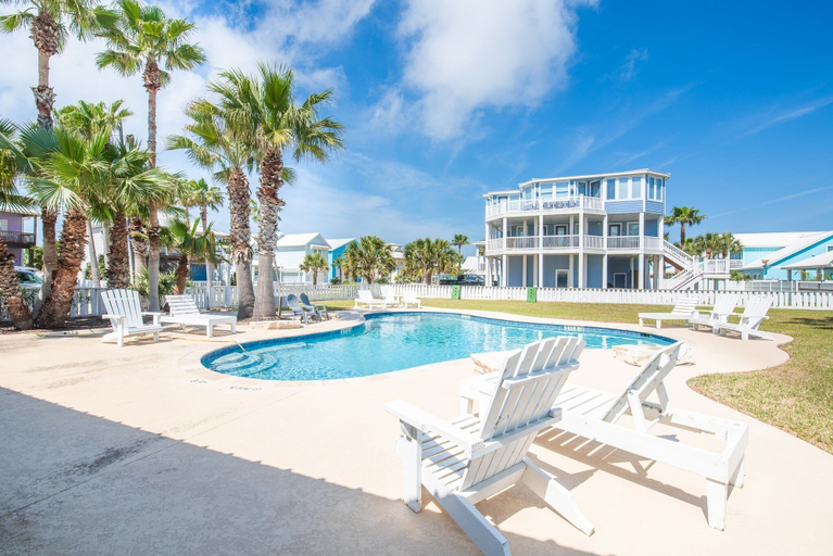 Sport & Beauty 5, Blue Fin House- Pet Friendly & Boardwalk to the Beach!, Nueces