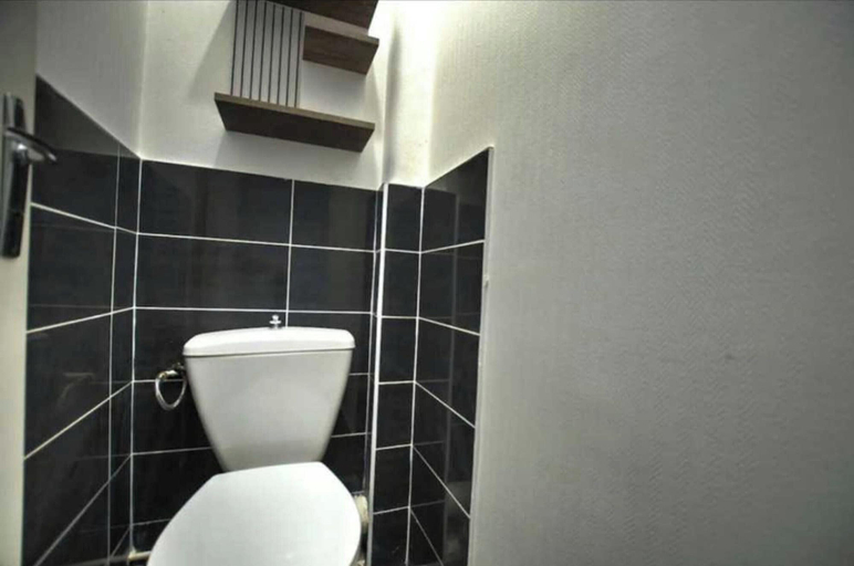 Bathroom 2, Charming Flat - 1bdr/2p - Montargis Centre, Loiret