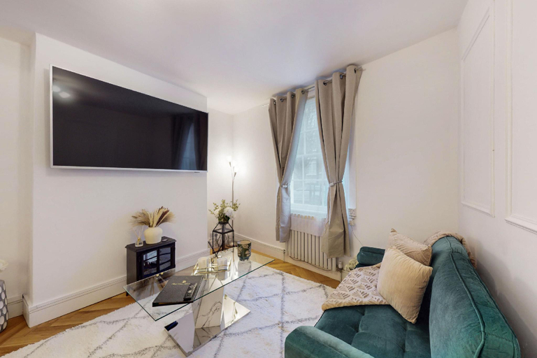 Others 4, Stay in Marylebone, London