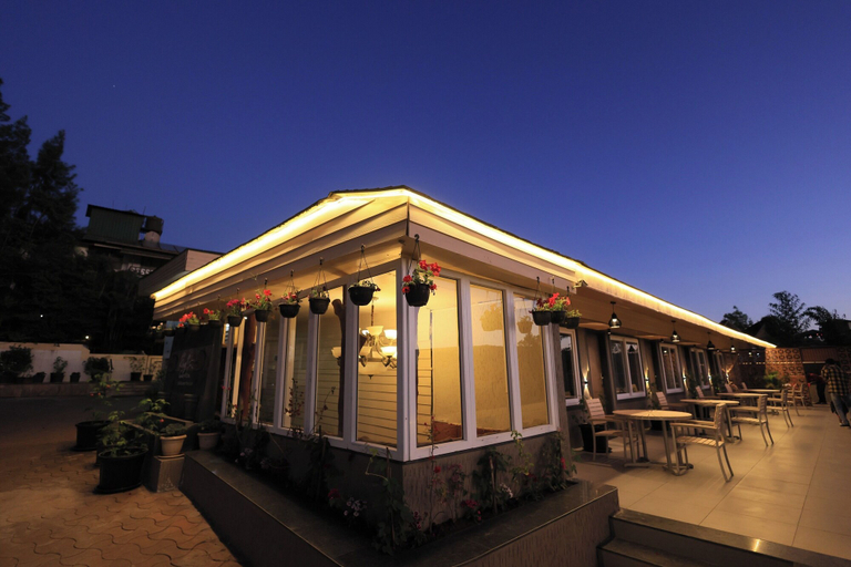 Exterior & Views 2, Hotel King Garden, Satara