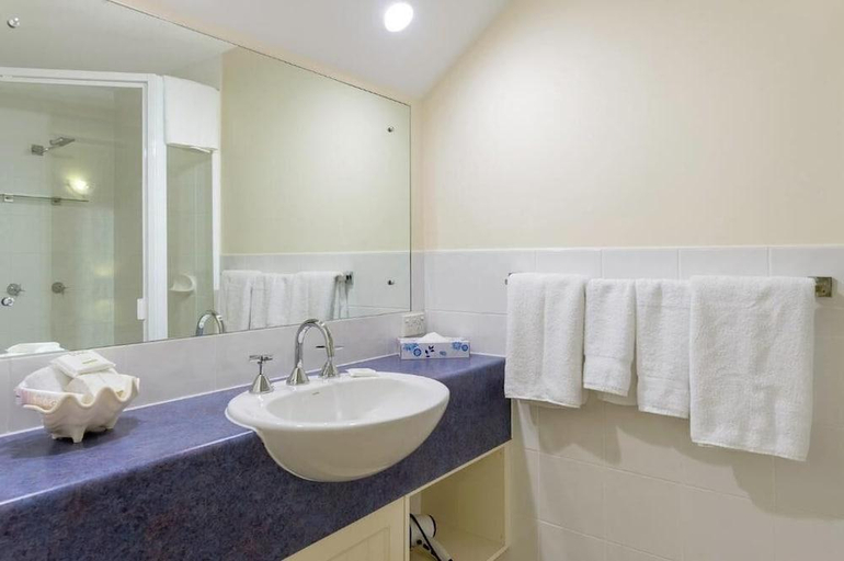 Bathroom 2, Freestyle Resort Port Douglas, Douglas