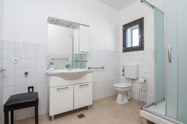 Bathroom, Apartment Silverstar, Vir