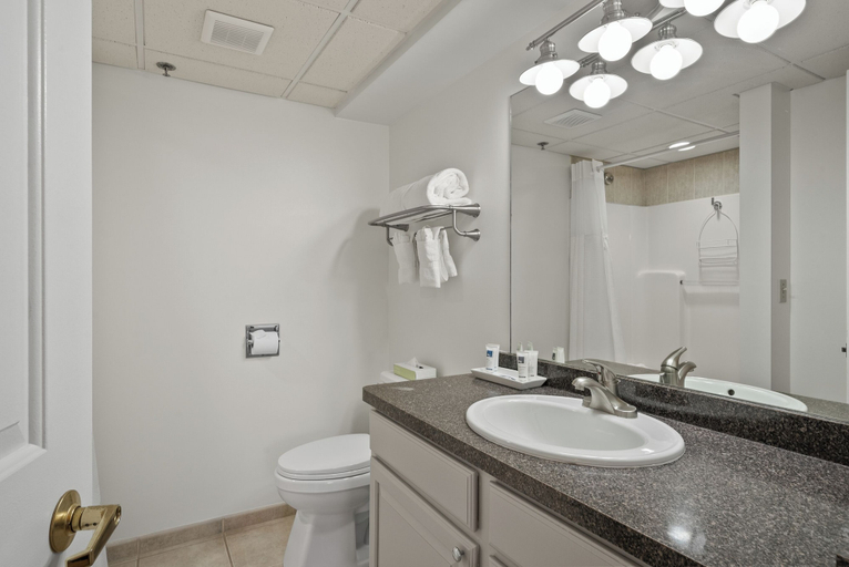 Bathroom 3, Bella Vista Suites, Walworth