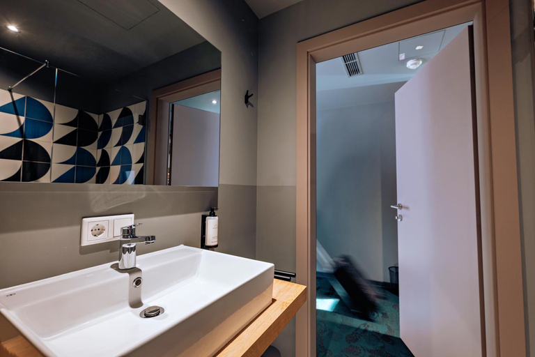 Bathroom, Stadthotel Retz - sgrafit hotel - Self Check-In, Hollabrunn