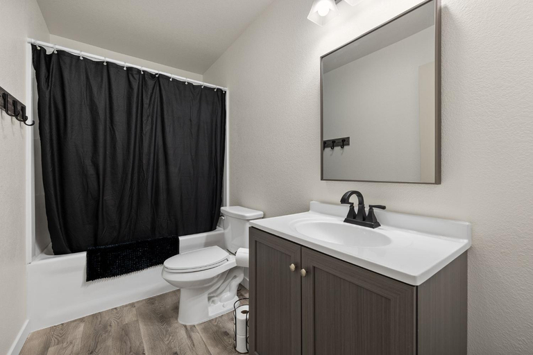 Bathroom, The Lodge at Angostura, Fall River