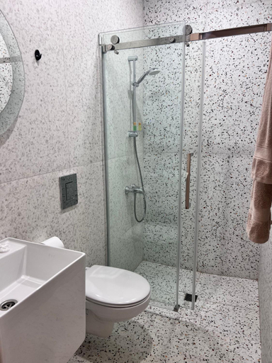 Bathroom 4, Louvre Luxury Collection Hotel