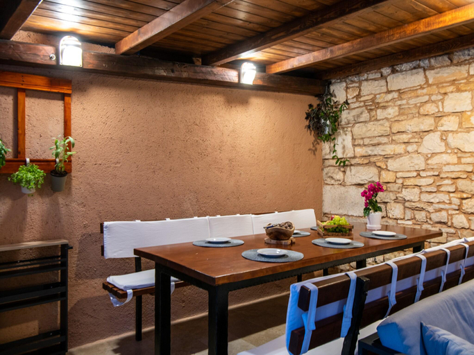 Food & Drinks 5, Holiday Home in Barban with Private Pool, Marčana