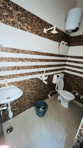 Bathroom 4, Hotel The Majestic Taj, Agra