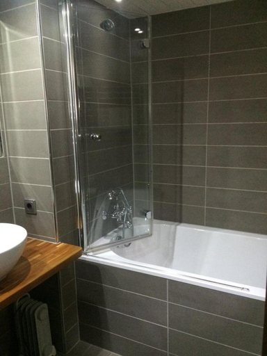 Bathroom 3, Le Sorelle, London