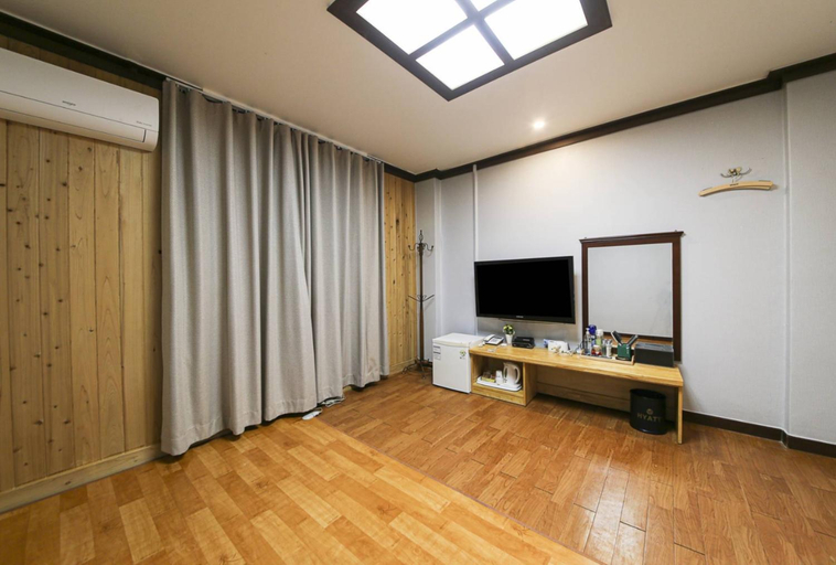 Others 5, Hyatt Motel, Suncheon