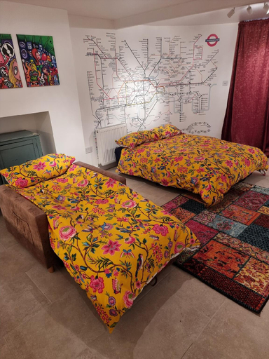 Bedroom 2, Entire Ground Floor Flat, Free Parking and Garden, London