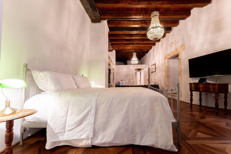 Bedroom 5, D.H. Lawrence, Cagliari