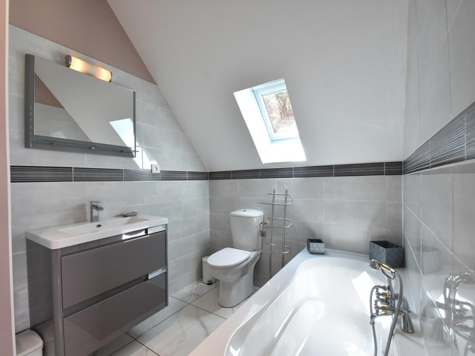 Bathroom 2, Luxury Normandy Retreat, Manche