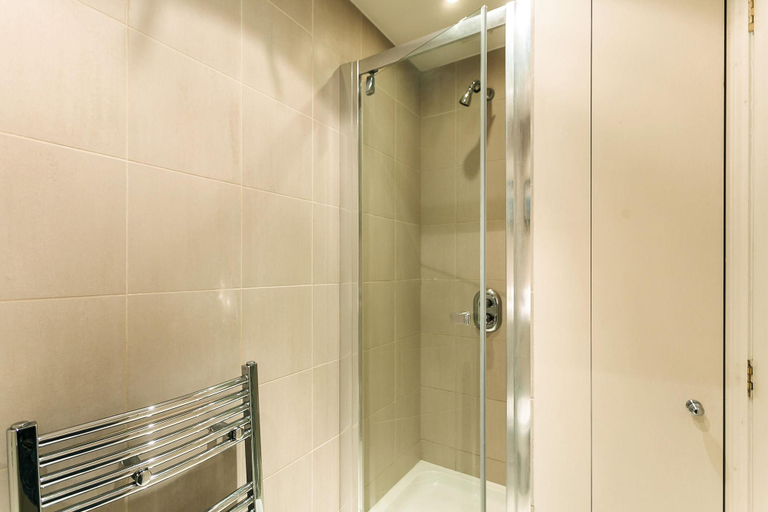Bathroom, Earl s Court - Longridge Road, London