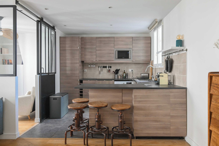 Private kitchen 2, Modern Apartment - 2br-4p- Canal Saint-martin, Paris