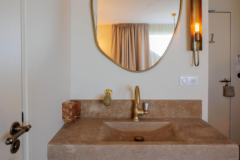 Bathroom, Les Terrasses Du Lac, Lozère
