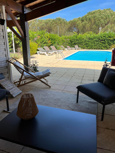 Others 2, Hotel Cote et Lac, Landes