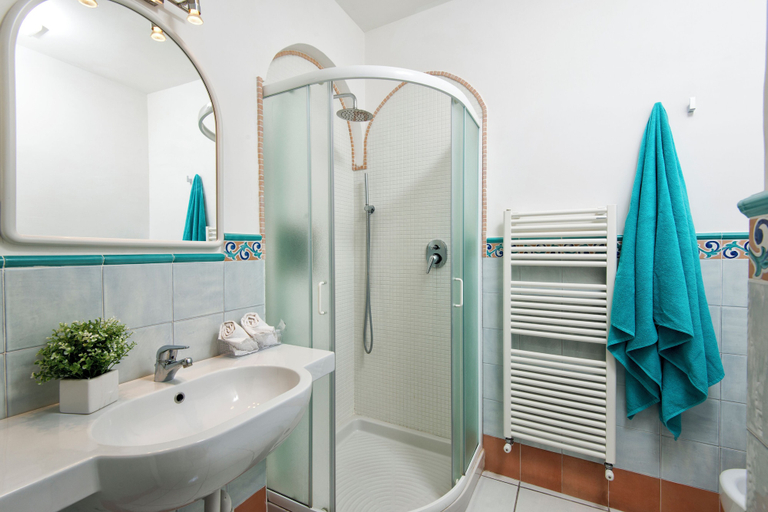 Bathroom 3, Hotel Villa Melodie - Adults Only, Napoli